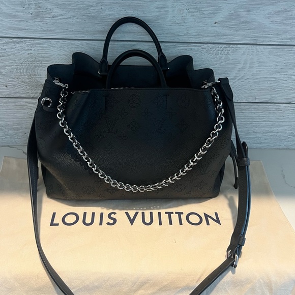 Louis Vuitton Black Shoulder Bag with Chain Detail - Picture 1 of 13